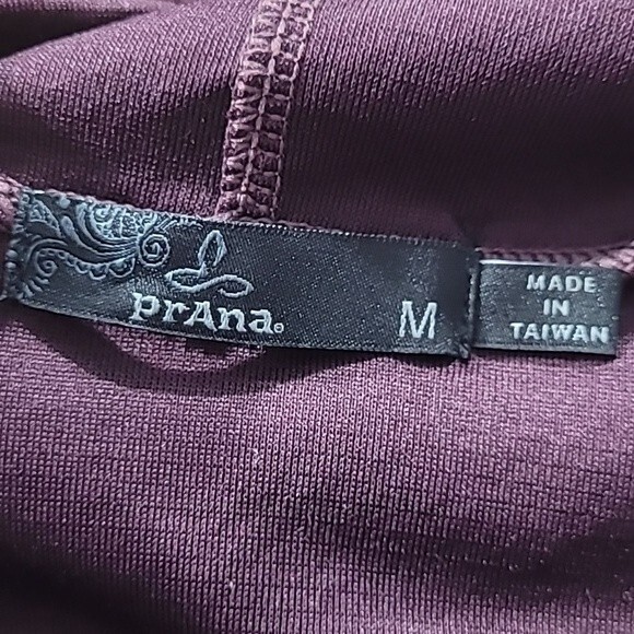 Prana  Heathered Plum colored Women's Sunrise Crop Pullover Size M - Picture 8 of 9